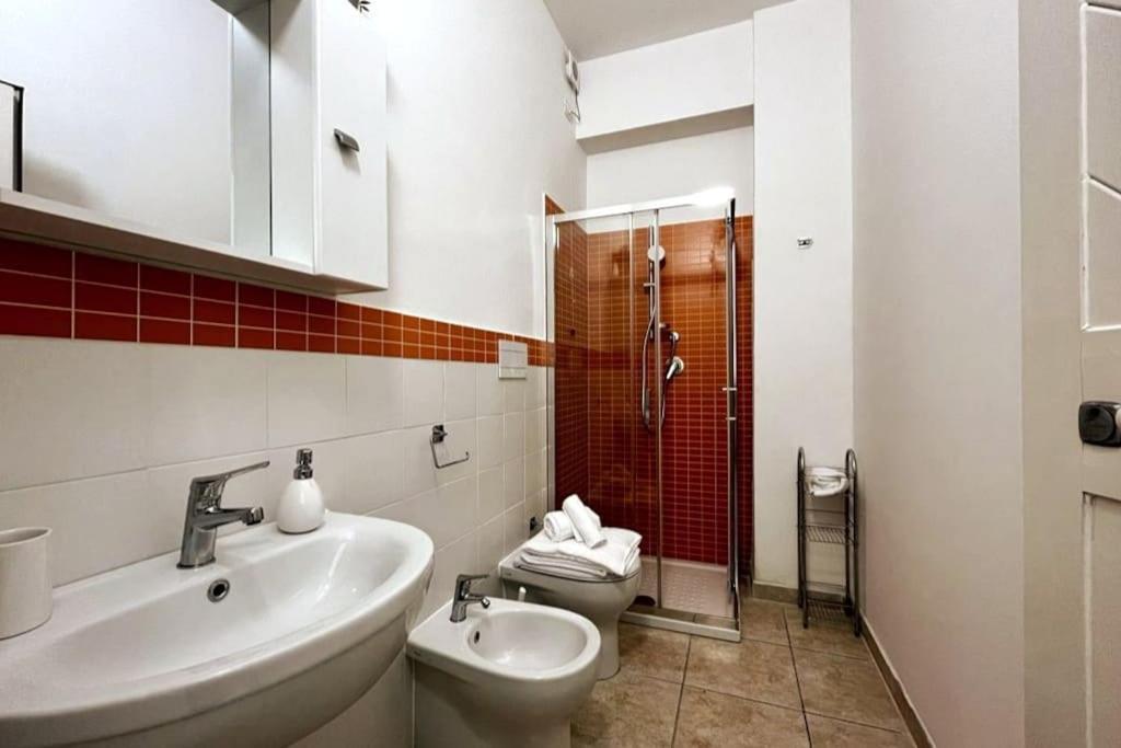 Camera Wi-Fi, Corte A Pochi Passi Dal Mare Sirolo Exterior foto
